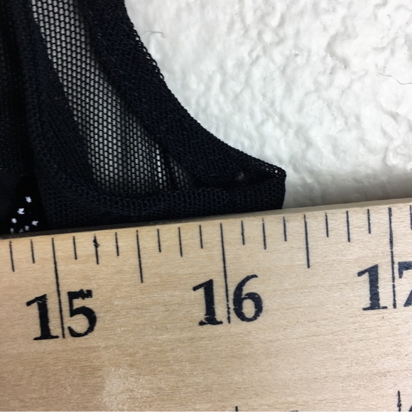 Suzanne Black Velvet Mesh Neck-Line Square Applique Detail Mini Dress Sz 8 - Picture 13 of 14